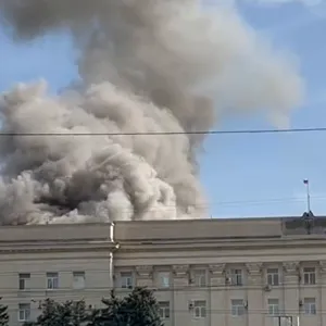 ​У Херсоні – вибухи: зафіксовано "приліт" біля облдержадміністрації (відео)