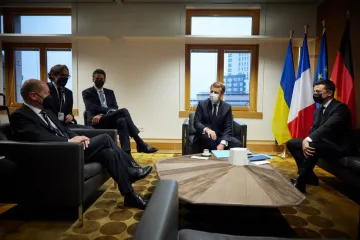 ​Владимир Зеленский обсудил с Федеральным канцлером Германии и Президентом Франции вопрос урегулирования на Донбассе