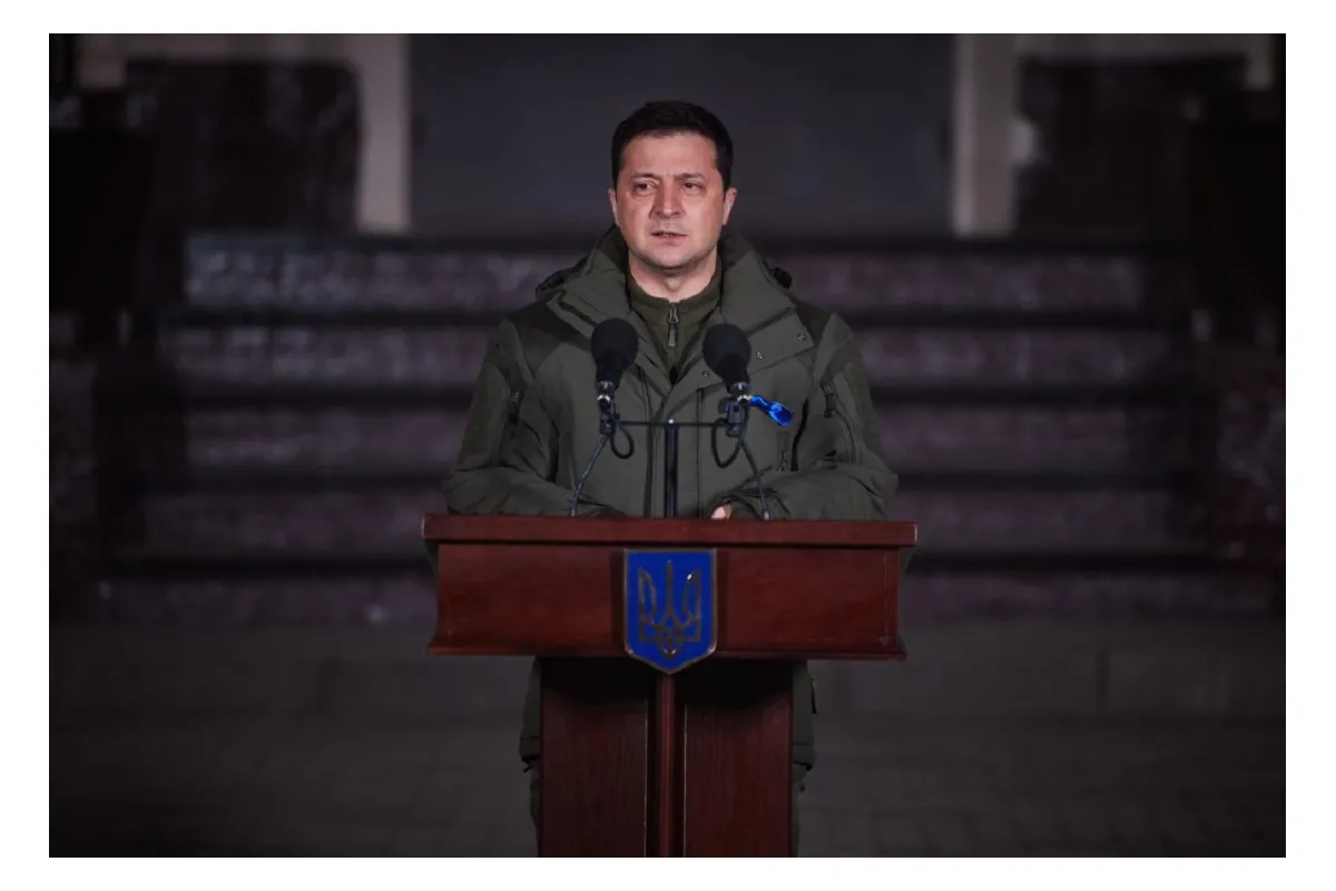 Владимир Зеленский встретился с защитниками в Мариуполе: Война длится восемь лет, и Украина стала во столько же раз крепче