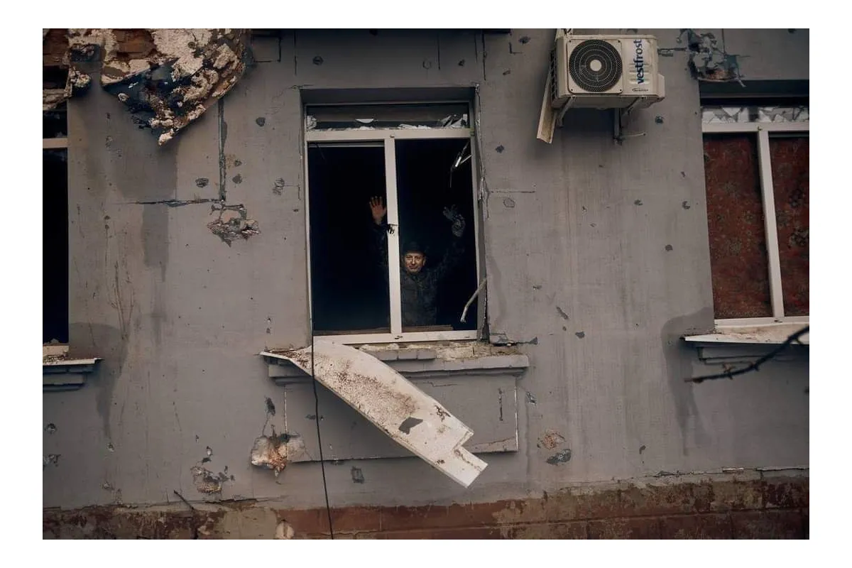 Російське вторгнення в Україну : Спокій у Одесі та палаючі багатоповерхівки у Сєвєродонецьку