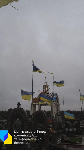 ​Російське вторгнення в Україну : Розстрілюють і живих, і мертвих!