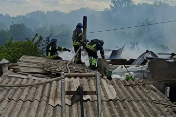 ​Луганщина: ворог обстріляв лікарню, сталася пожежа у чотирьох багатоповерхівках, десятки будинків зазнали руйнувань