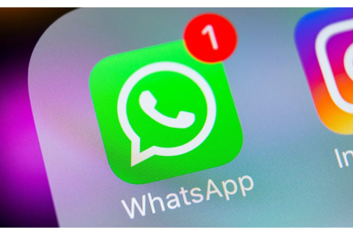 В WhatsApp появилась возможность читать чужие переписки