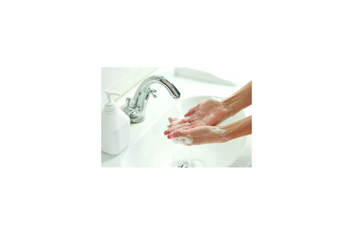 У Міжнародний день миття рук ЮНІСЕФ попереджає, що 3 з 10 осіб не мають вдома елементарних засобів для миття рук, необхідних для боротьби з інфекційними захворюваннями