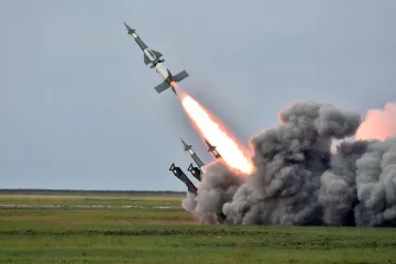 ​Російське вторгнення в Україну : Росія зосередила у Чорному морі носіїв як мінімум 36 крилатих ракет