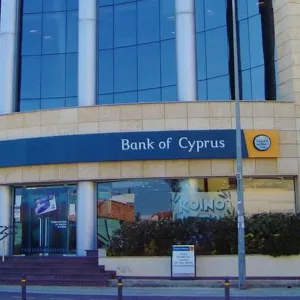 ​Найбільший кіпрський банк закриває рахунки росіян