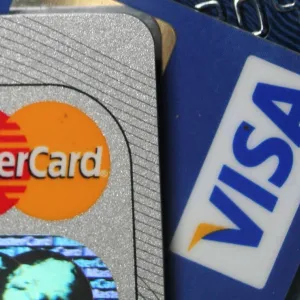 ​НБУ, Visa и Mastercard договорились о снижении комиссии 