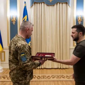 ​Президент України вручив ордени «Золота Зірка» українським військовослужбовцям, яким присвоєно звання Героя України