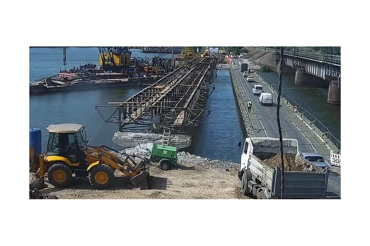 Під Нікополем почалось відновлення зруйнованого мосту через річку Чортомлик