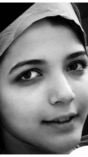 ​В Ірані силовики до смерті забили 16-річну школярку Асру Панахі 