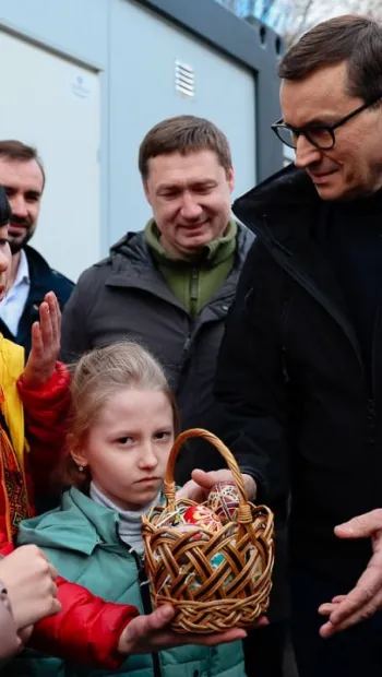 ​Російське вторгнення в Україну : Прем'єр-міністр Польщі відкрив у Львові модульне містечко для переселенців