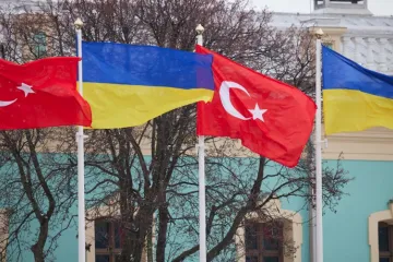 ​Російське вторгнення в Україну : Туреччина може допомогти Україні розміновувати території, які постраждали від бойових дій, відправивши своїх спеціалістів та передавши спецтехніку.