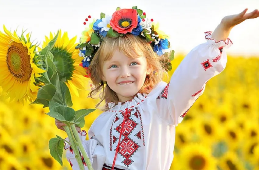 День вишиванки в Україні: вітання від Зеленського, Kalush Orchestra і Патрон у вишиванці