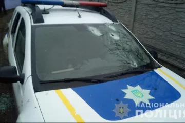 ​В Киеве мужчина открыл стрельбу по авто полиции 