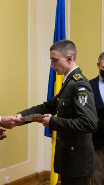 ​В Офисе Президента состоялось вручение ордеров на квартиры участникам боевых действий и семьям погибших военных