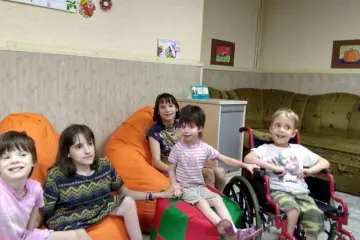 ​Петровский Александр Владимирович: Дети из Днепровского интерната получили в подарок мебель для отдыха