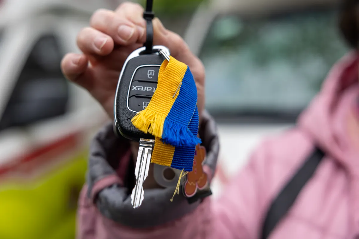 Україна отримала 10 автівок швидкої допомоги від Південної Кореї