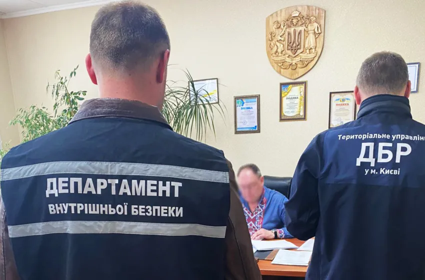 В Черкассах чиновник миграционной службы присвоил 500 тысяч гривен