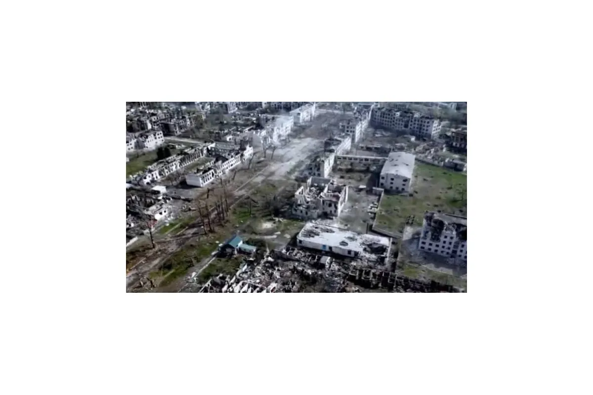 Російські загарбники фактично знищили місто Рубіжне у Луганській області – вцілілих будинків немає, багато з них відновити неможливо