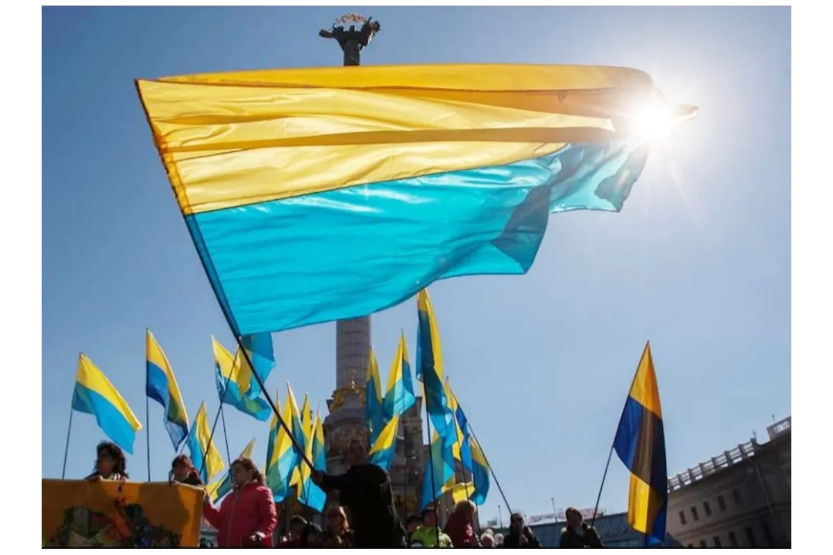 «ПЕРЕМОГА під БОЖЕСТВЕННИМ ЖОВТО–БЛАКИТНИМ СТЯГОМ або подальший ЗАНЕПАД під перевернутим «вверх ногами» державним синьо–жовтим прапором. Вибір за вами, укРАїнці!», - Герой України, генерал Григорій ОМЕЛЬЧЕНКО