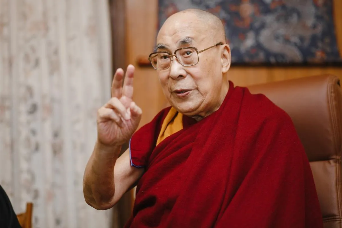 Дискусії з лауреатом Нобелівської премії миру Далай-ламою