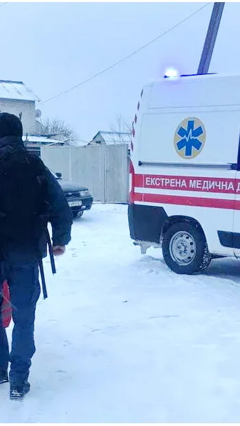 ​На Луганщині судові охоронці врятували життя чоловікові, який майже замерз на нічному морозі 