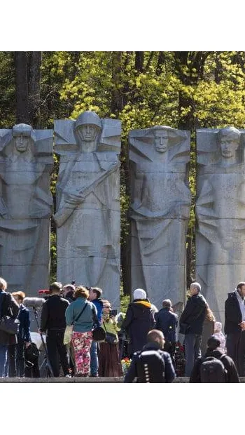 ​У Литві демонтують черговий радянський меморіал