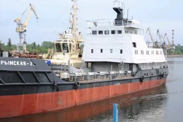 ​В «Дельта-Лоцман» доверили ремонт шаланды экс-чиновнику Морской спасательной службы, отклонив выгодные предложения