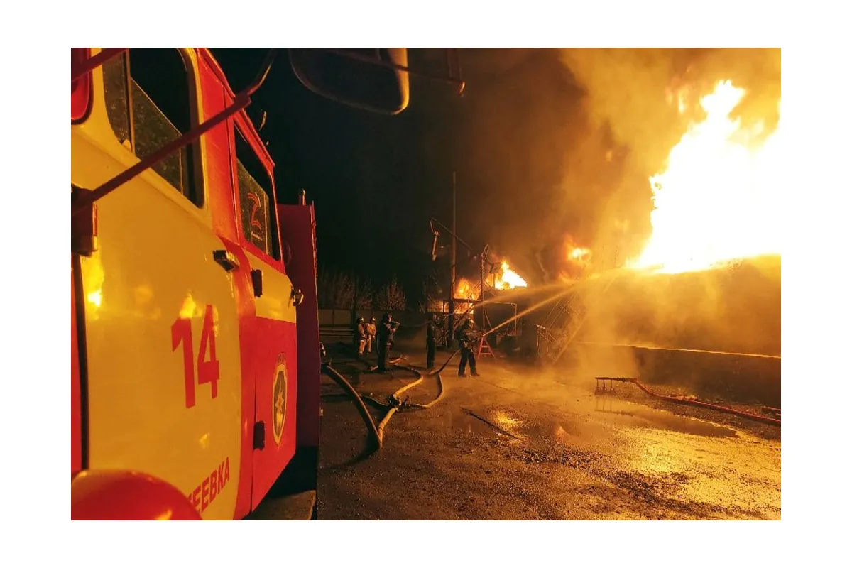 В окупованій Макіївці горить нафтобаза (відео)