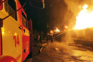 ​В окупованій Макіївці горить нафтобаза (відео)