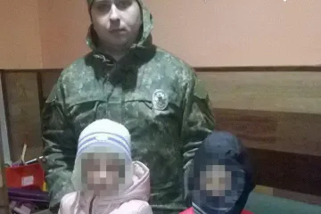 ​Двох неповнолітніх дітей вилучили лисичанські поліцейські у горе-матері