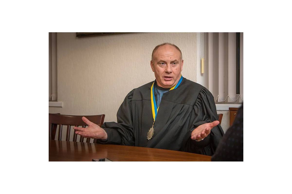 Голова Приморського районного суду Одеси та головний суддя у справі щодо нападу на активіста – Сергій Кічмаренко.