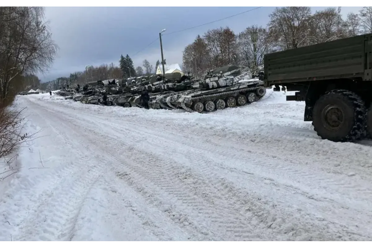 Білорусь підтягує військову техніку до кордонів України: що відомо