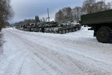 ​Білорусь підтягує військову техніку до кордонів України: що відомо