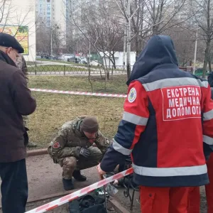 ​Біля дитмайданчика у центрі Києва здетонувала граната, – повідомила поліція міста
