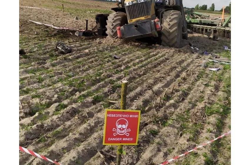 На Київщині трактор наїхав на вибухівку