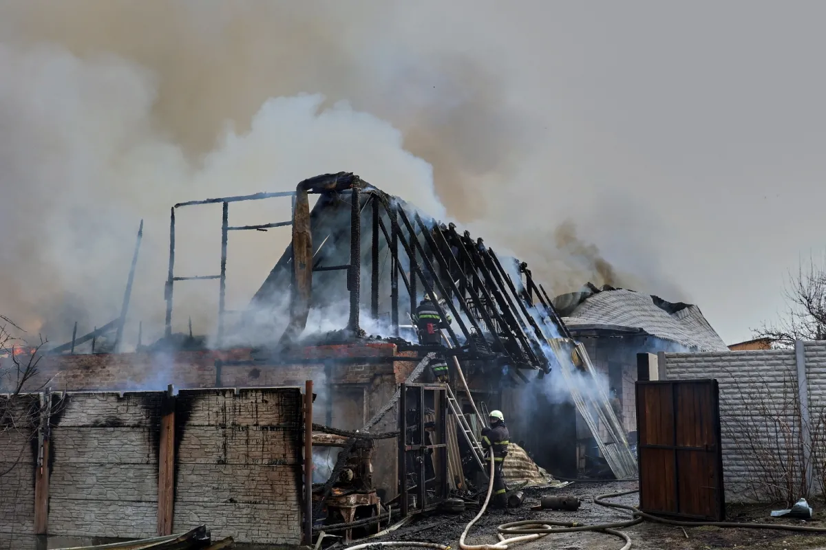 🔴 Обстріли, руйнування та поранені люди. Як минула ніч у найгарячіших точках України