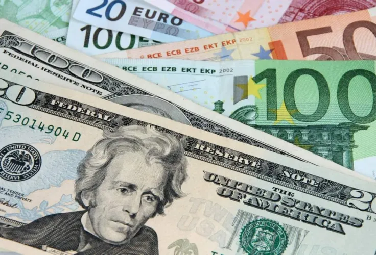 Курс Нацбанка на 22 июня. После длинных выходных доллар в Украине подорожал на 2 копейки, евро подешевел на 16