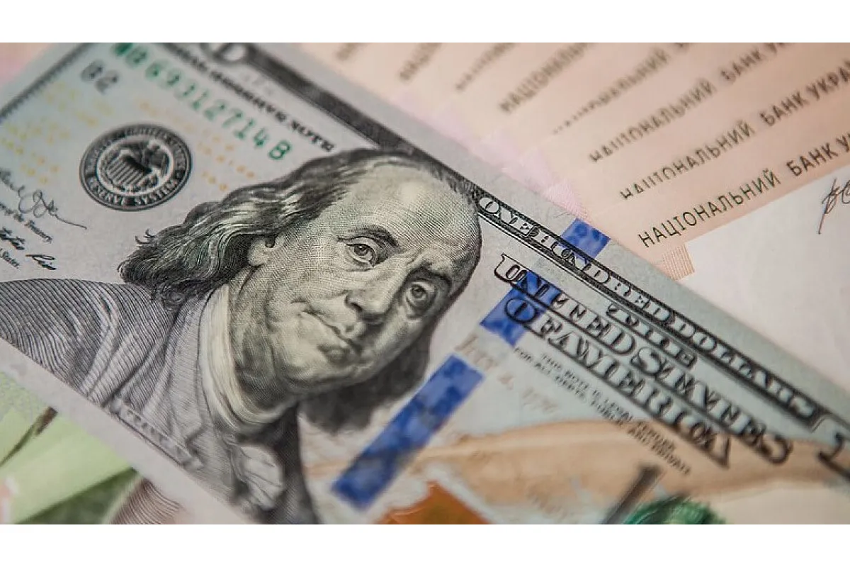 Долар в Україні злетить до 50 гривень: експерти дали прогноз
