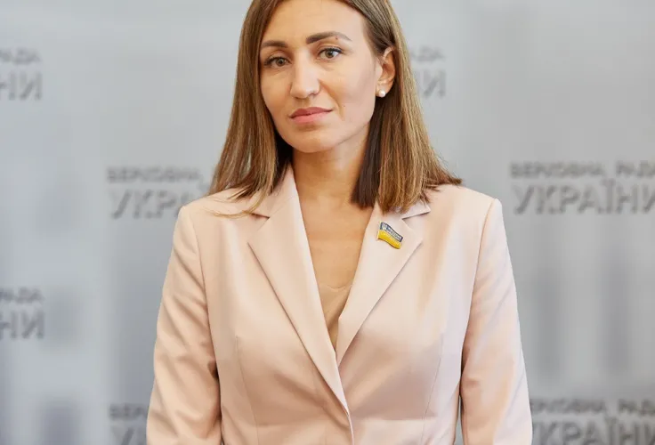 Что делает украинофобка из ОПЗЖ Татьяна Плачкова в эфире национального телемарафона?