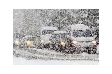 ​Снігопад спричинив обмеження транспортного руху