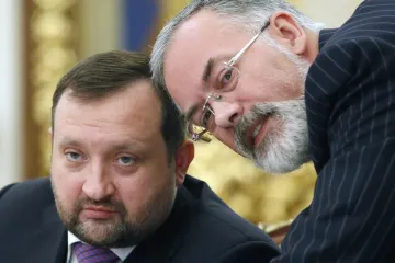 ​Наступного тижня пообіцяли зняти санкції з Арбузова та Табачника!