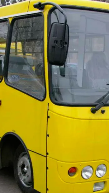 ​У Луцьку автобус прямо на маршруті втратив колесо