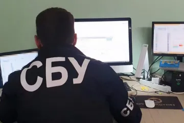 ​СБУ викрила на Хмельниччині ворожу ботоферму, через яку «розганяли» фейки про війну в Україні