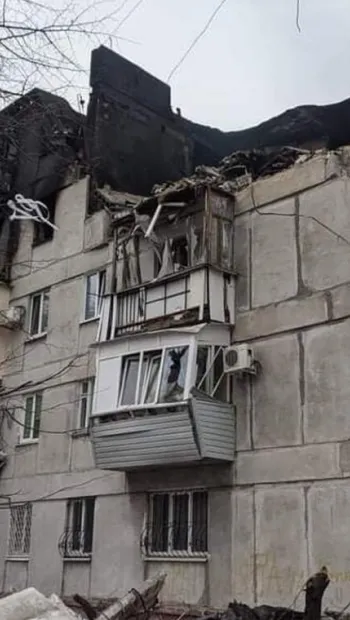 ​Російське вторгнення в Україну : Обстріли військами РФ міст Луганської області