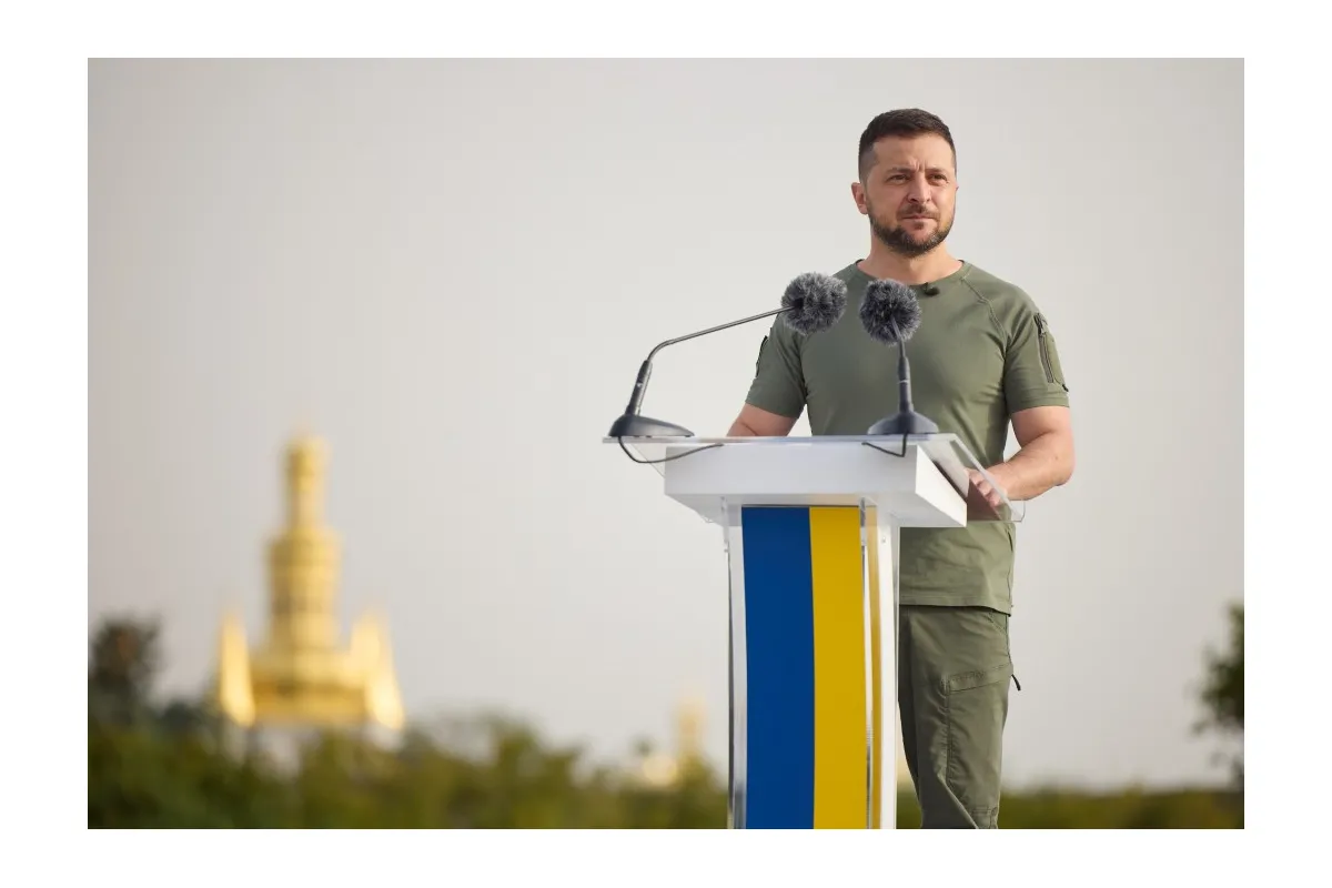 Ми ніколи не визнаємо чужих кольорів на своїй землі й завжди готові захистити синьо-жовтий стяг – Президент України
