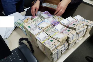 ​В Одессе руководство налоговой службы и таможни помогло бизнесменам уклониться от уплаты 1,2 млрд гривен платежей