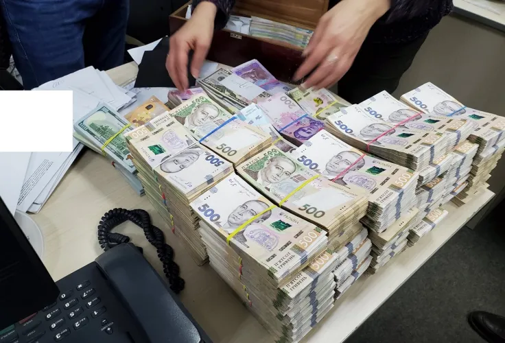 В Одессе руководство налоговой службы и таможни помогло бизнесменам уклониться от уплаты 1,2 млрд гривен платежей
