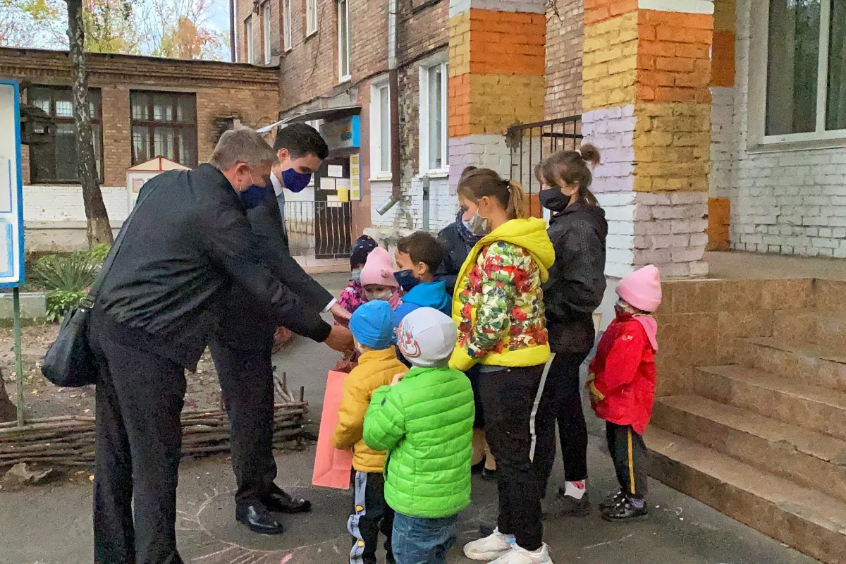 Выборы Киевский городской совет 2020 Дарница : Гарькавый Илья протянул руку помощи