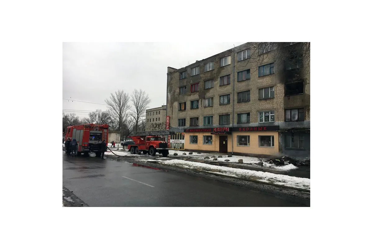 Пожежа у Дніпрі: у Павлограді згорів гуртожиток!